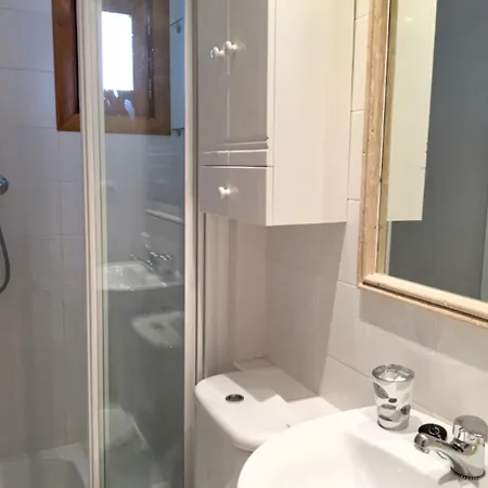 Mountain Cove, Agradable Salon Y Dos Banos דירה Sallent de Gállego